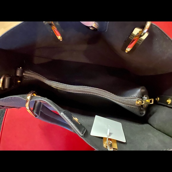 Black shopper tote with gold studs - Picture 7 of 8